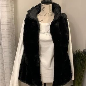 WHBM Beautiful Luxurious Faux Fur Vest Size M